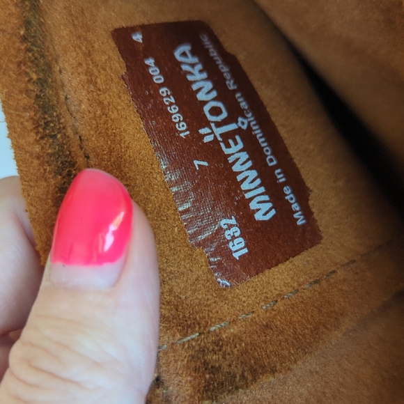 Minnetonka Fringe Boots - Picture 4 of 4